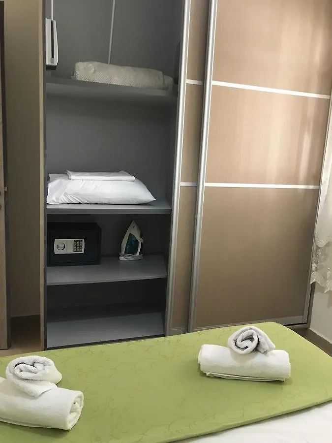 White Jasmine Apartment Sarande 0*,  Albania